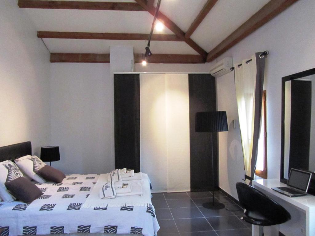로크포르레핀 Le Mas Shabanou B&B 외부 사진